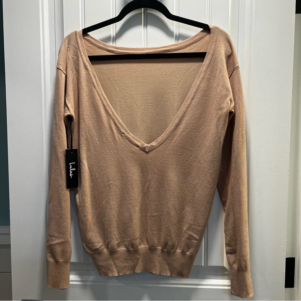 Lulu’s Tan Short Waisted Sweater‎ with Deep V-Back. Size Medium. NWT.